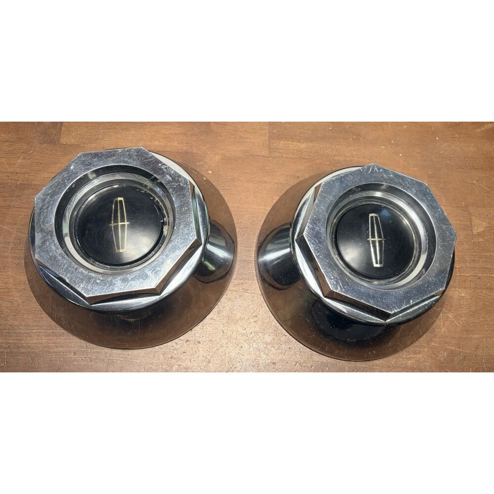 lot of (2) 1980s-90s Lincoln Town Car OEM wire Wheel Center Cap 7” READ